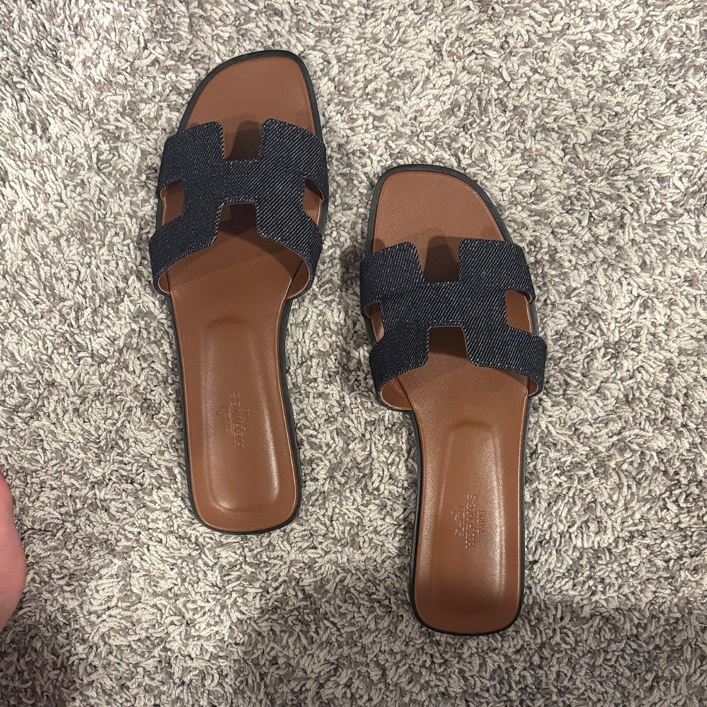 Hermes Black and Brown Sandals